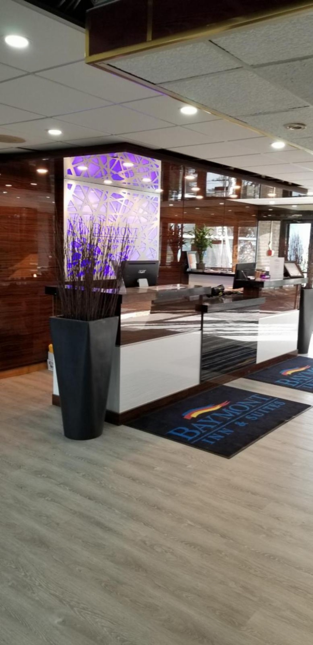 Baymont by Wyndham Montreal Airport Main image